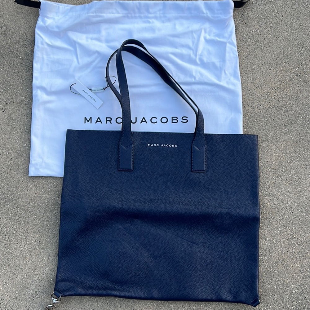 Marc Jacobs Wingman Pebble leather tote bag in midnight blue